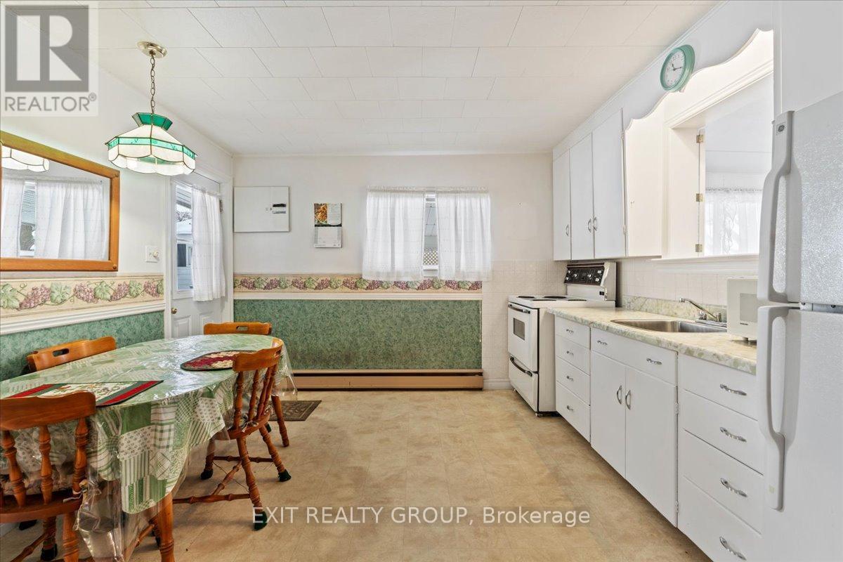 36 Valleyview Crescent, Belleville (Belleville Ward), ON - Indoor