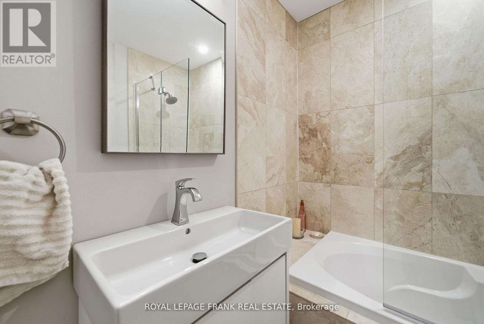 62 Helen Street, Kawartha Lakes (Bobcaygeon), ON - Indoor Photo Showing Bathroom