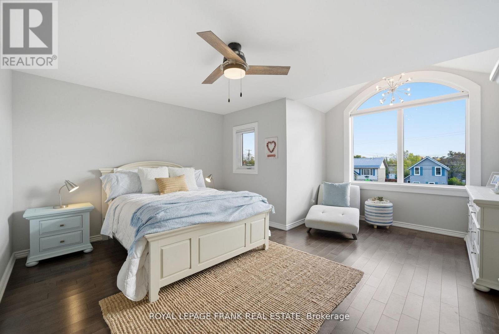 62 Helen Street, Kawartha Lakes (Bobcaygeon), ON - Indoor Photo Showing Bedroom