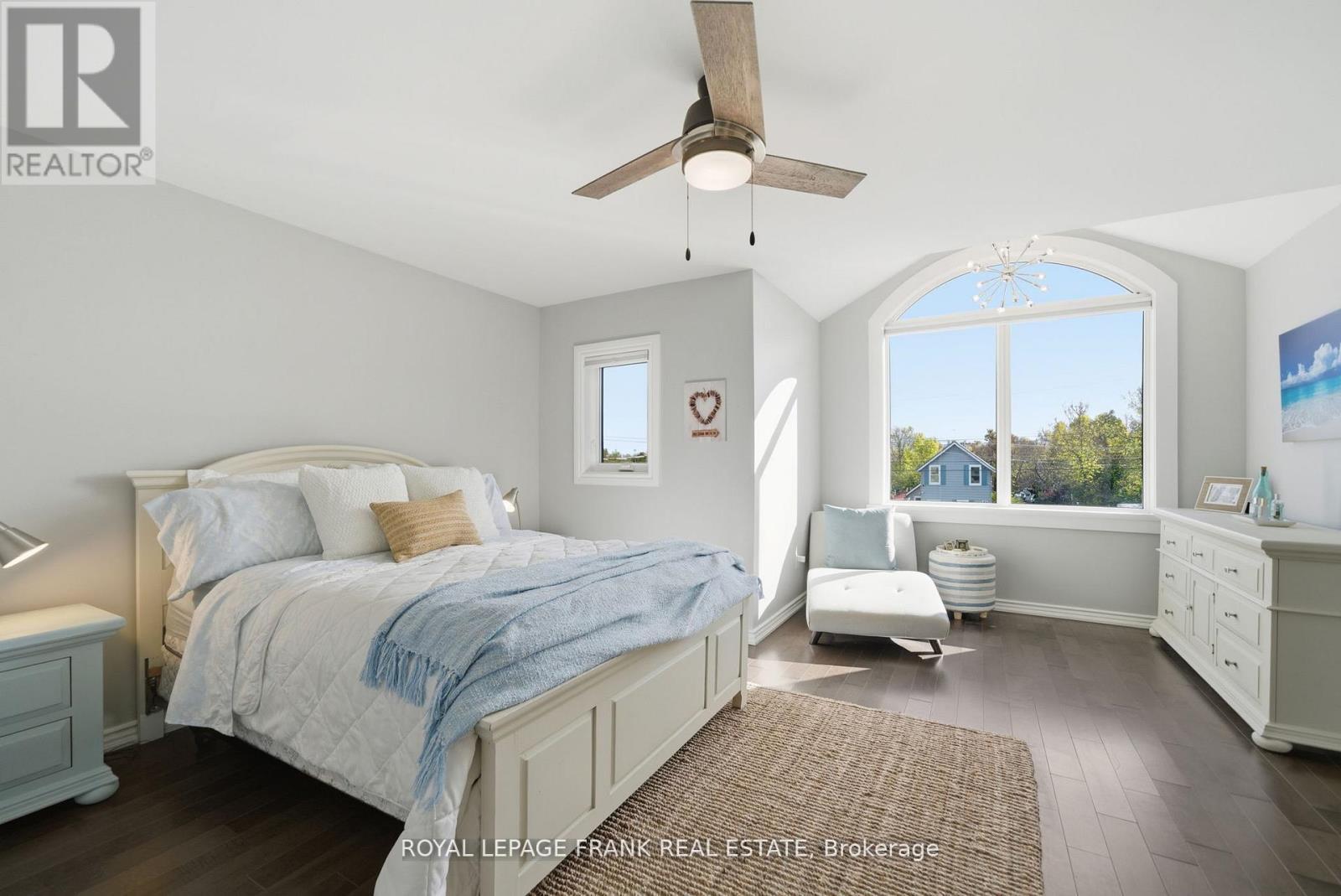 62 Helen Street, Kawartha Lakes (Bobcaygeon), ON - Indoor Photo Showing Bedroom