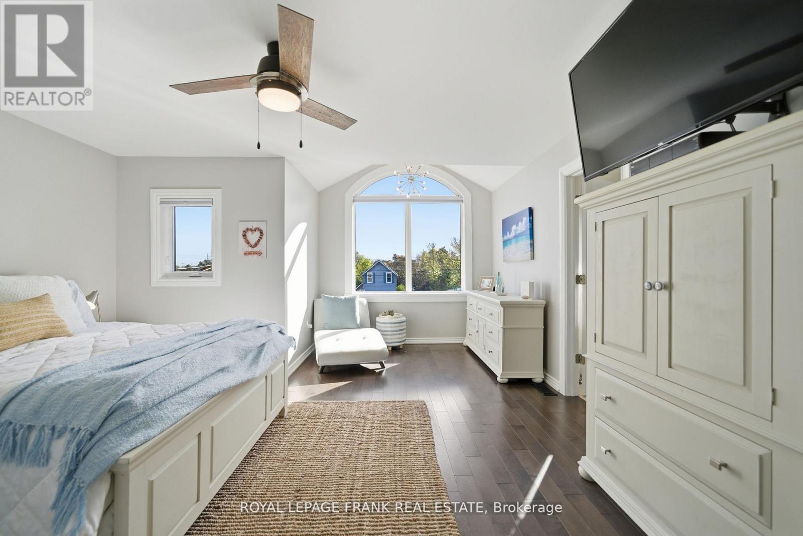 62 Helen Street, Kawartha Lakes (Bobcaygeon), ON - Indoor Photo Showing Bedroom