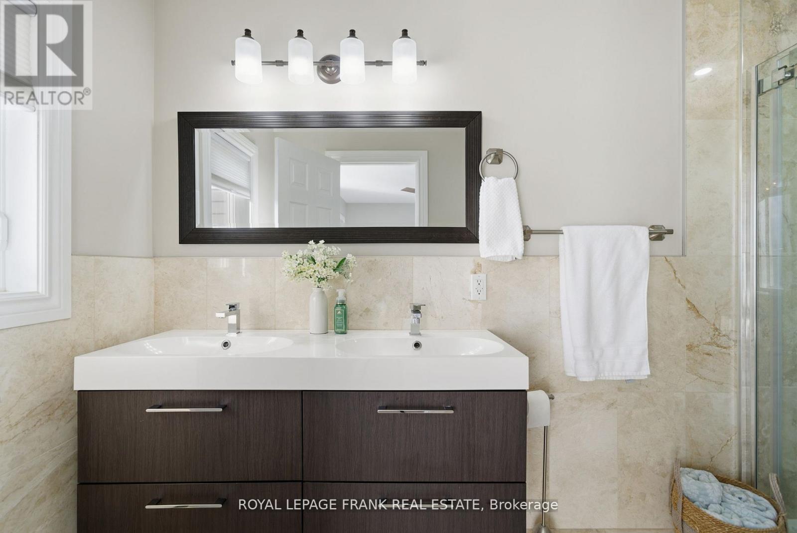 62 Helen Street, Kawartha Lakes (Bobcaygeon), ON - Indoor Photo Showing Bathroom