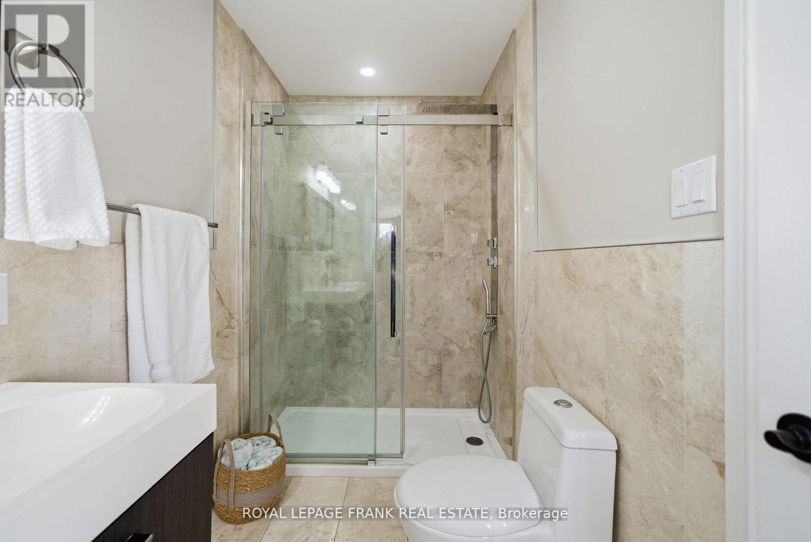 62 Helen Street, Kawartha Lakes (Bobcaygeon), ON - Indoor Photo Showing Bathroom