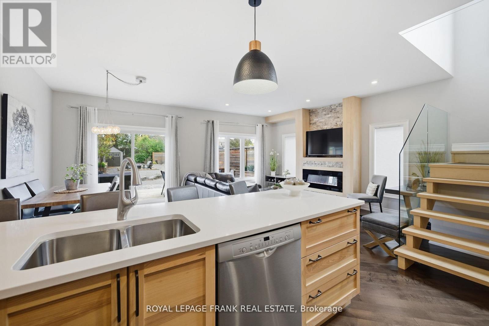 62 Helen Street, Kawartha Lakes (Bobcaygeon), ON - Indoor Photo Showing Kitchen With Double Sink