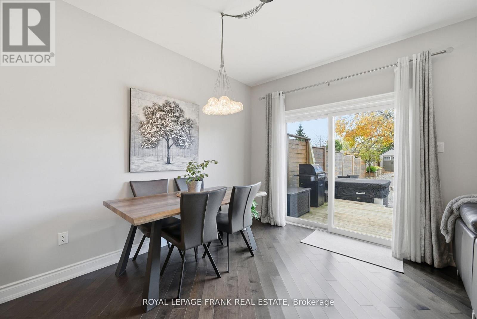 62 Helen Street, Kawartha Lakes (Bobcaygeon), ON - Indoor Photo Showing Dining Room
