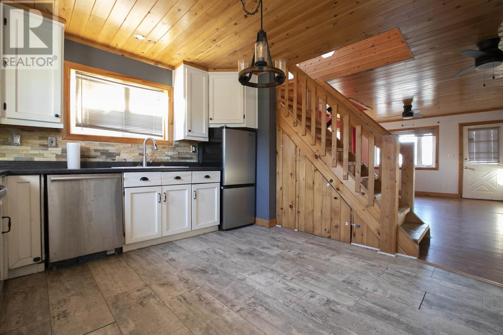 161 Nils Bay Rd, Goulais River, ON - Indoor Photo Showing Kitchen