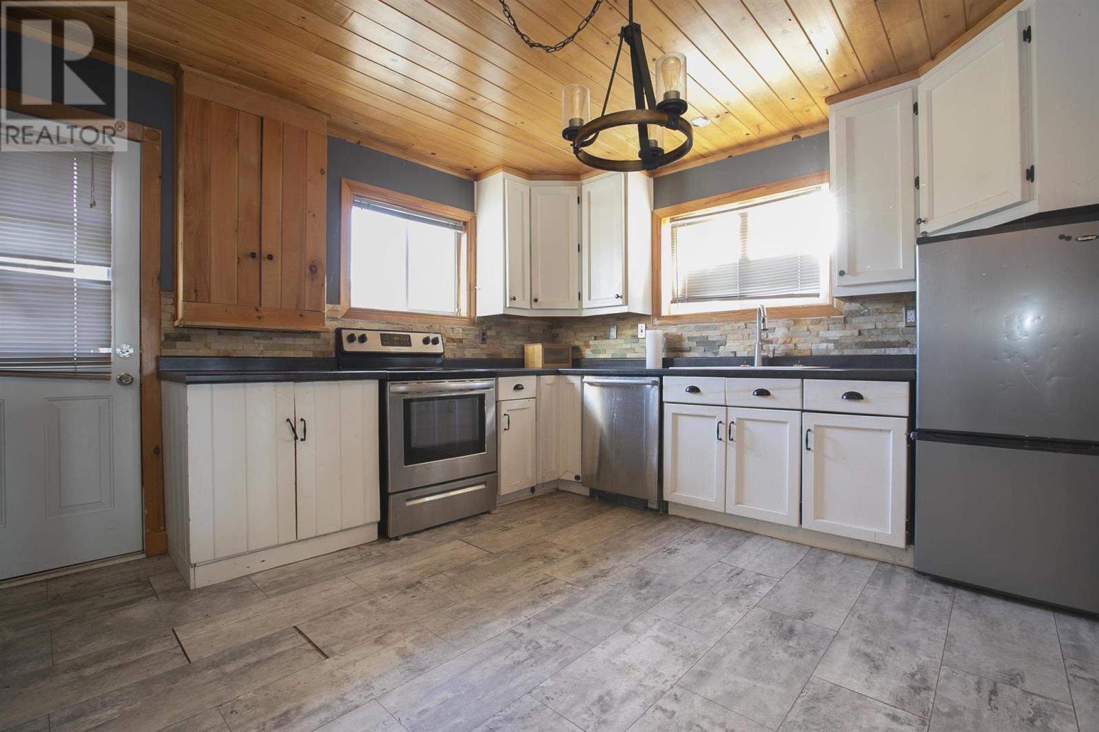 161 Nils Bay Rd, Goulais River, ON - Indoor Photo Showing Kitchen