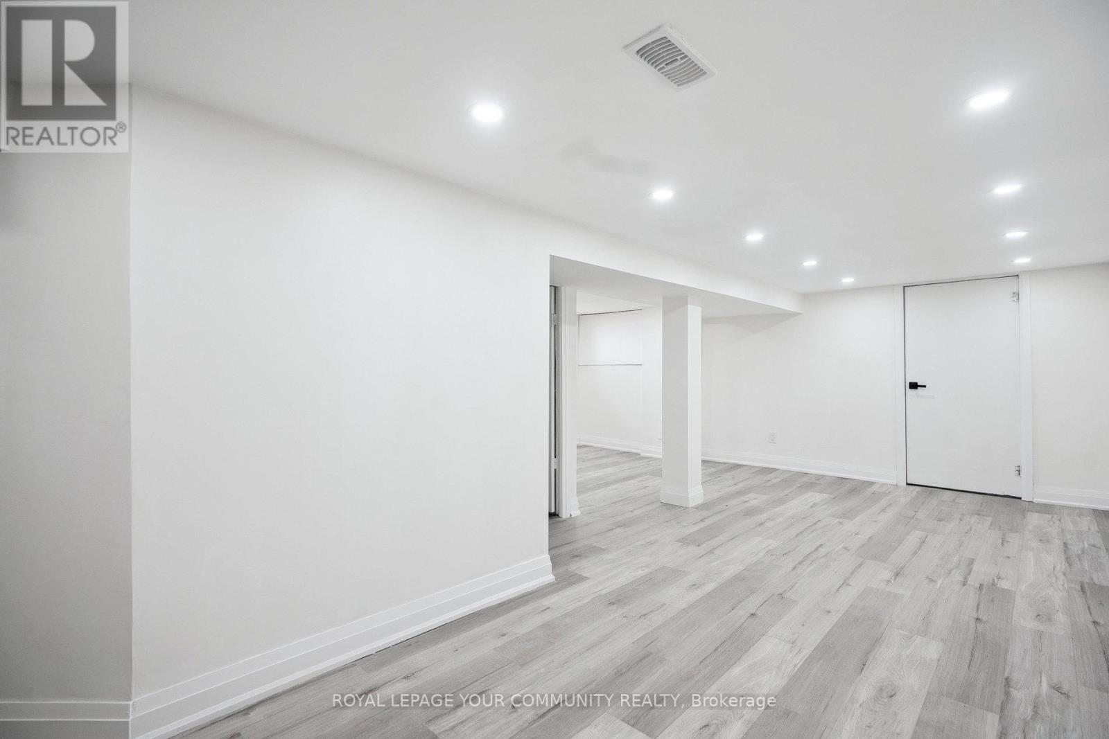 8 Merchison Avenue, Hamilton, ON - Indoor Photo Showing Other Room