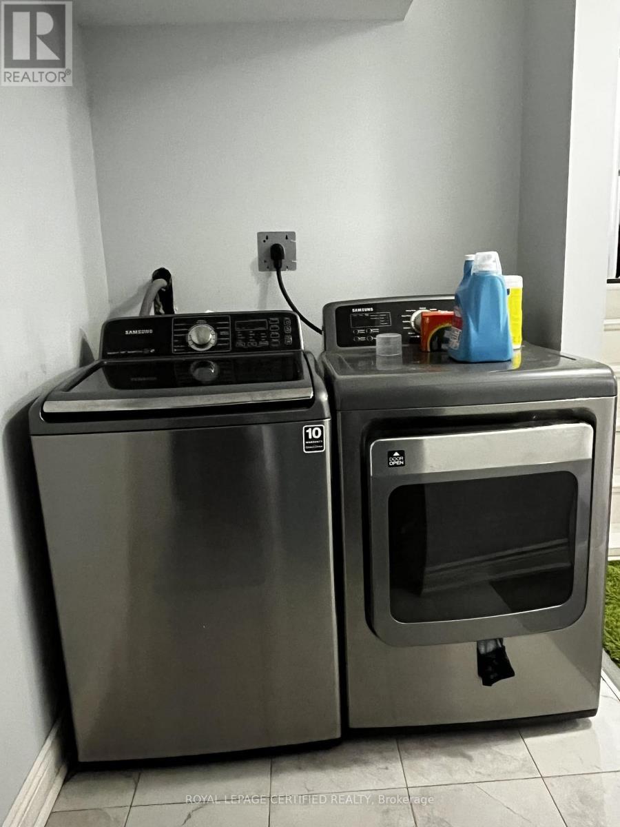 54 Richvale Drive, Brampton, ON - Indoor Photo Showing Laundry Room