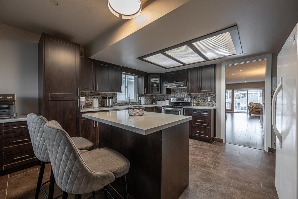 6478 130 Street, Surrey, BC - Indoor Photo Showing Kitchen With Upgraded Kitchen