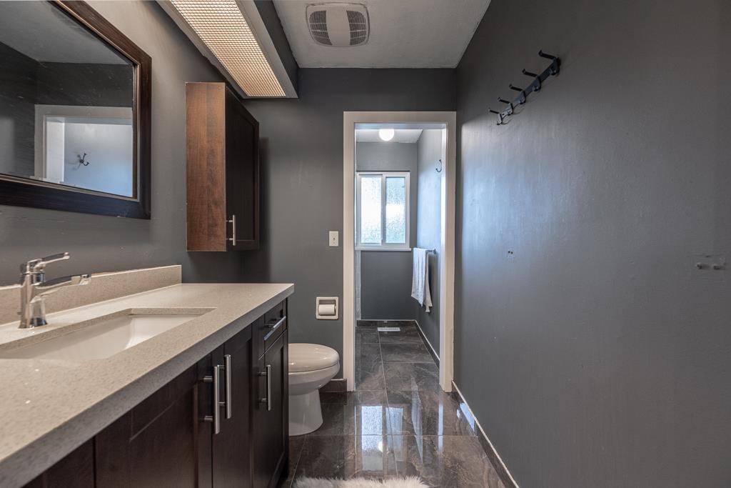 6478 130 Street, Surrey, BC - Indoor Photo Showing Bathroom