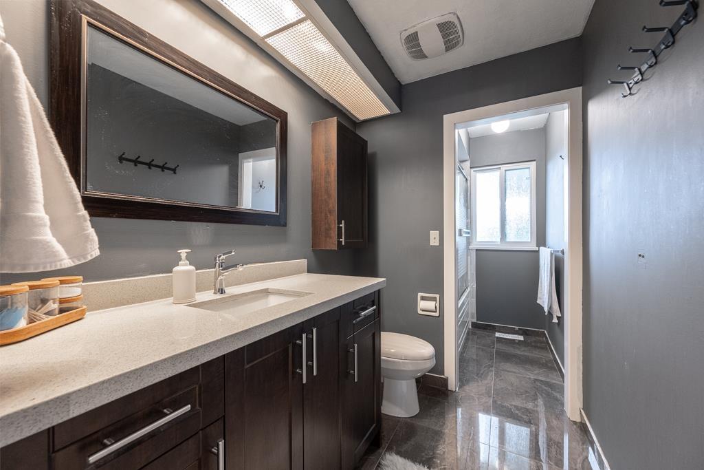 6478 130 Street, Surrey, BC - Indoor Photo Showing Bathroom