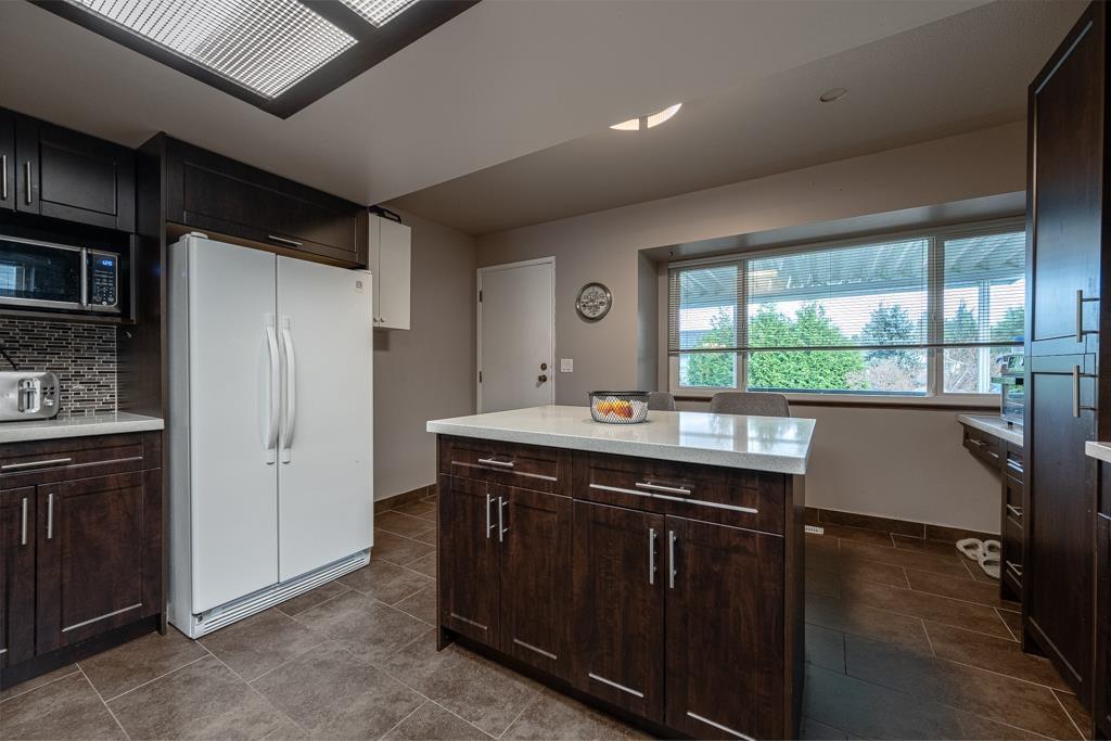 6478 130 Street, Surrey, BC - Indoor Photo Showing Kitchen