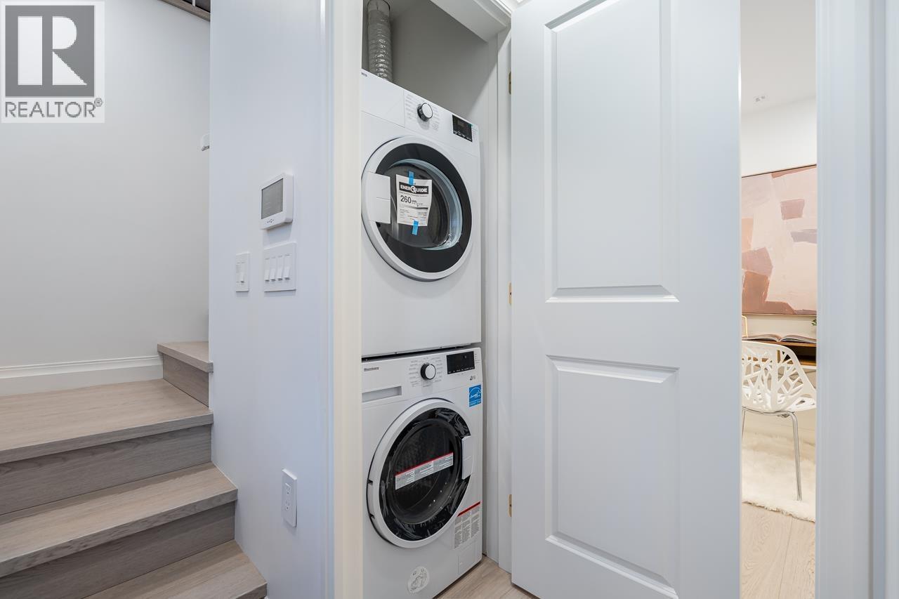 5136 Dominion Street, Burnaby, BC - Indoor Photo Showing Laundry Room