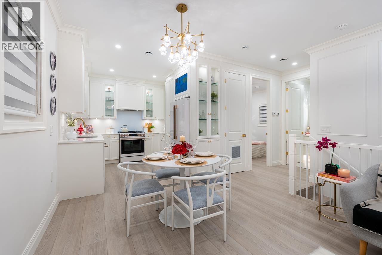 5136 Dominion Street, Burnaby, BC - Indoor Photo Showing Dining Room