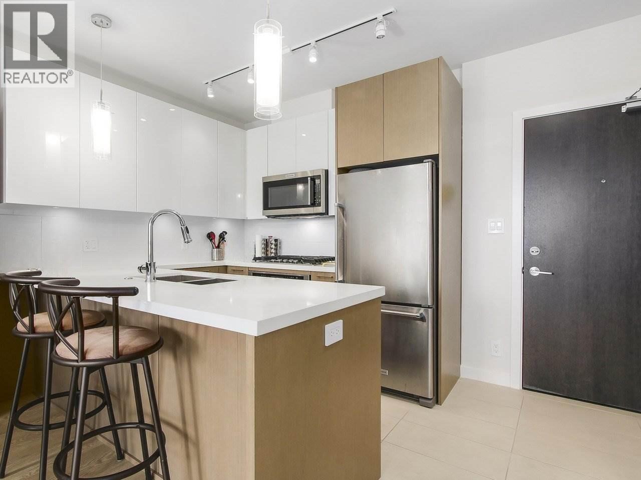 1007 271 Francis Way, New Westminster, BC - Indoor Photo Showing Kitchen With Double Sink With Upgraded Kitchen