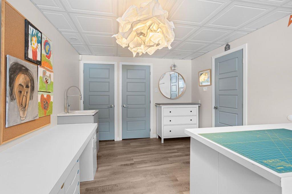 Bedroom - 2915 Rue Bellerive, Sainte-Marthe-Sur-Le-Lac, QC - Indoor Photo Showing Other Room