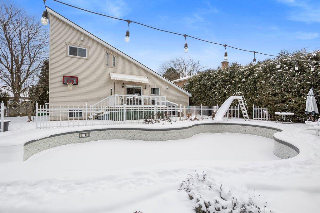 Backyard - 2915 Rue Bellerive, Sainte-Marthe-Sur-Le-Lac, QC - Outdoor