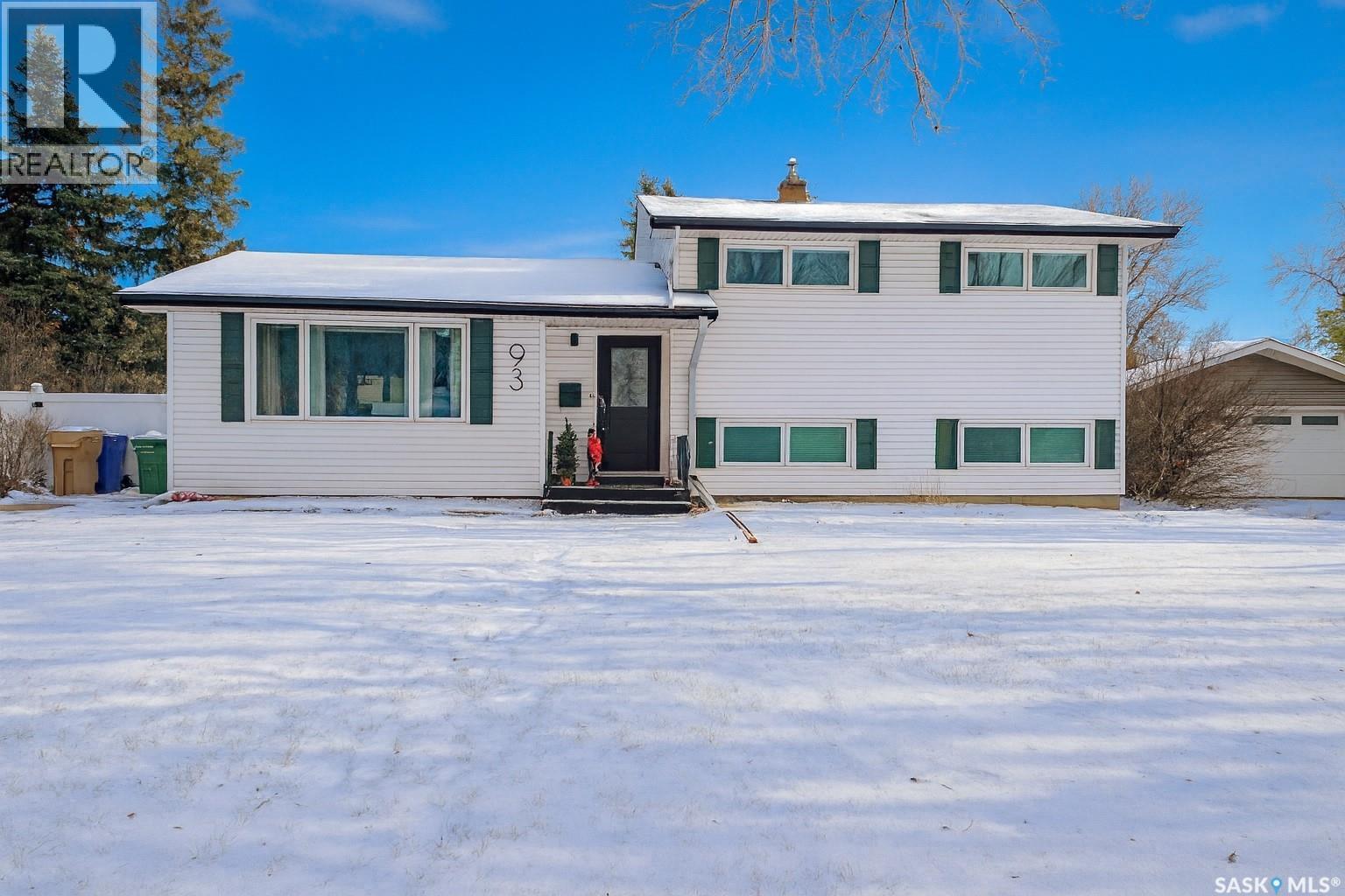 93 Cardinal Crescent, Regina, SK - Outdoor