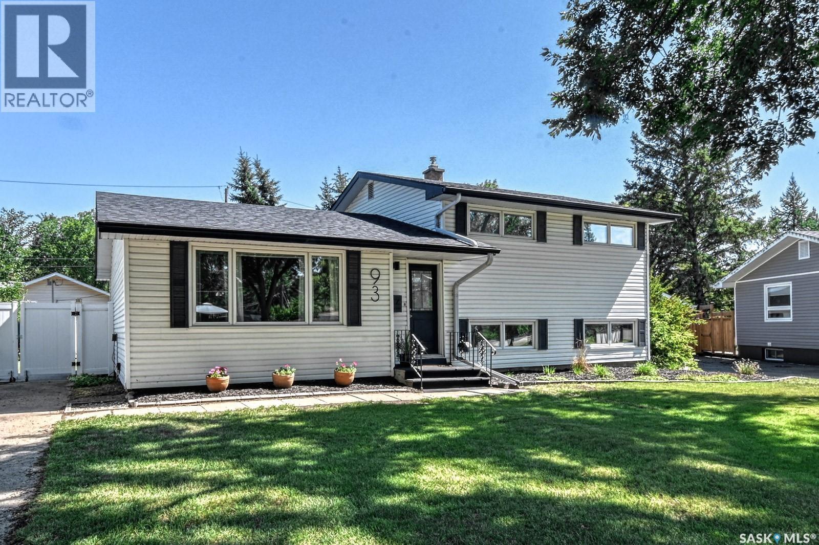 93 Cardinal Crescent, Regina, SK - Outdoor