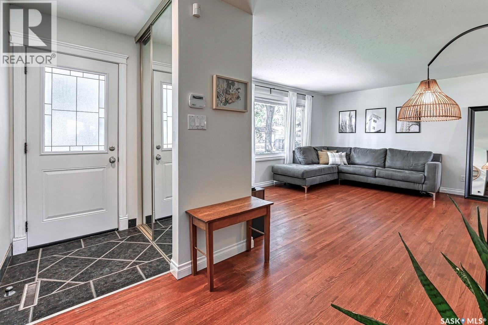 93 Cardinal Crescent, Regina, SK - Indoor