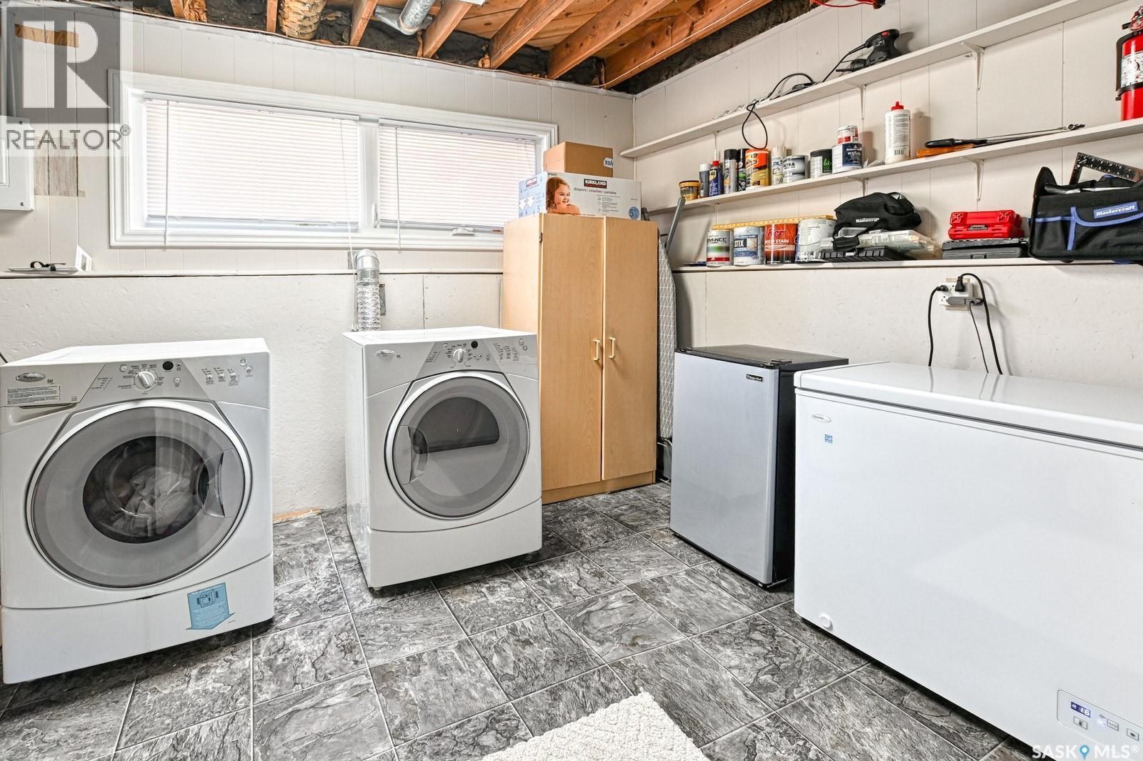93 Cardinal Crescent, Regina, SK - Indoor Photo Showing Laundry Room