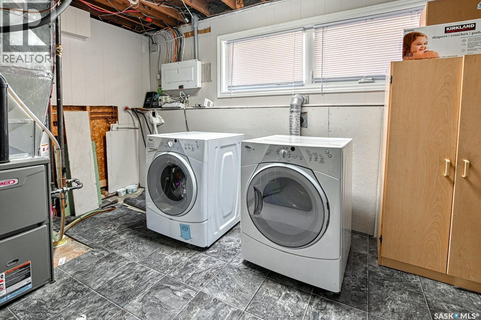 93 Cardinal Crescent, Regina, SK - Indoor Photo Showing Laundry Room