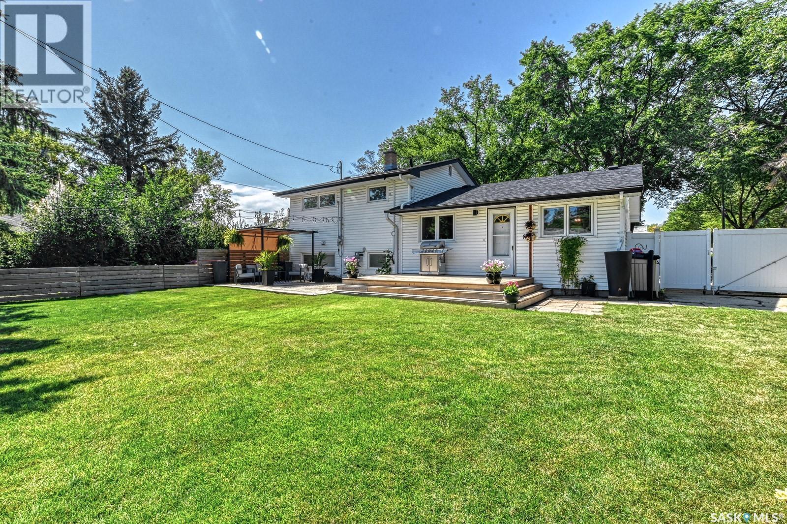 93 Cardinal Crescent, Regina, SK - Outdoor With Deck Patio Veranda