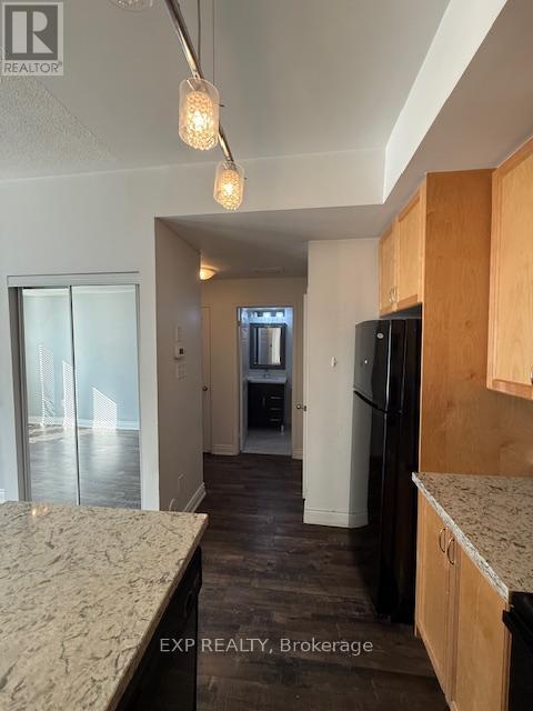 110 - 5035 Oscar Peterson Boulevard, Mississauga, ON - Indoor Photo Showing Kitchen