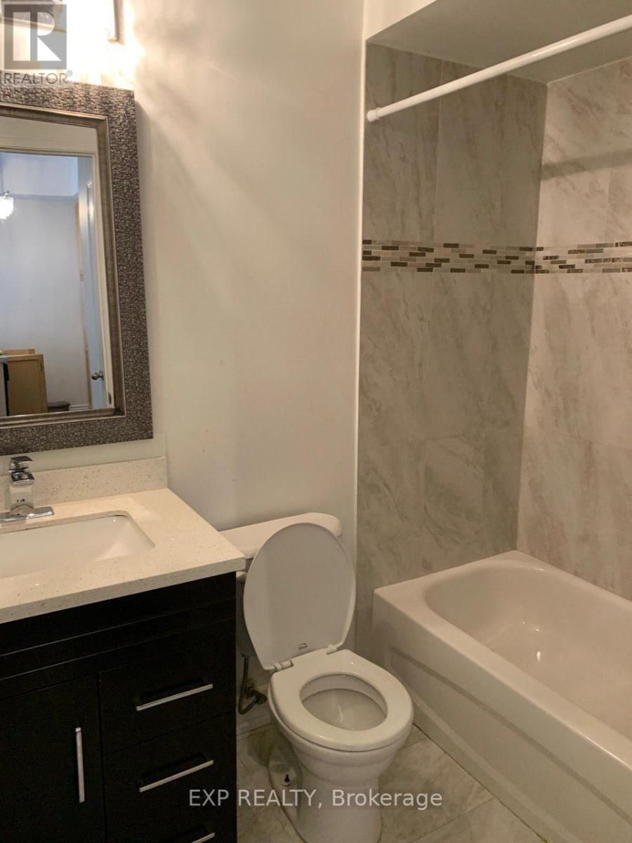 110 - 5035 Oscar Peterson Boulevard, Mississauga, ON - Indoor Photo Showing Bathroom