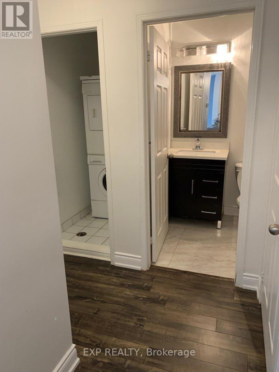 110 - 5035 Oscar Peterson Boulevard, Mississauga, ON - Indoor Photo Showing Bathroom