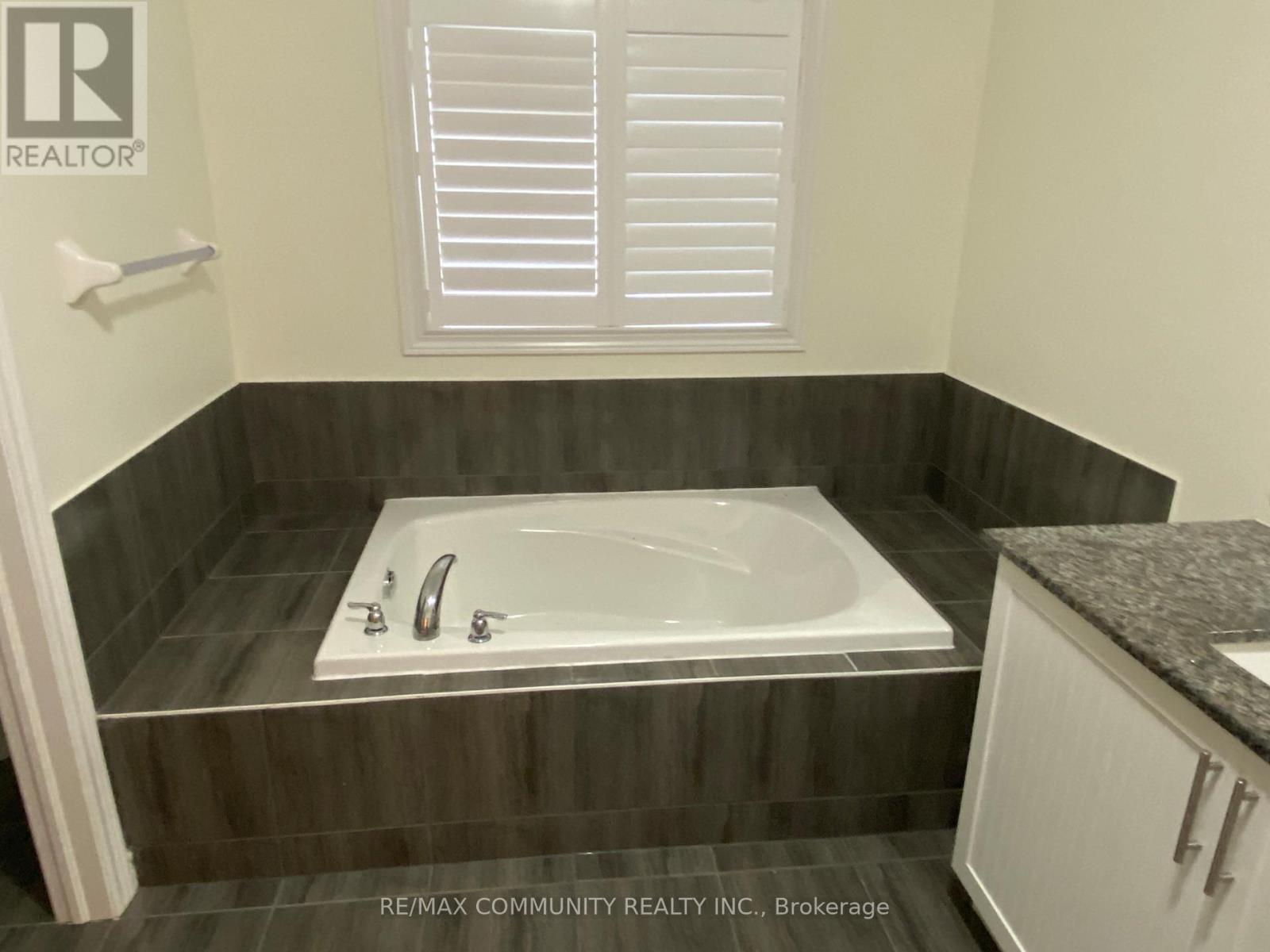 5 Terrick Road, Brampton, ON - Indoor Photo Showing Bathroom