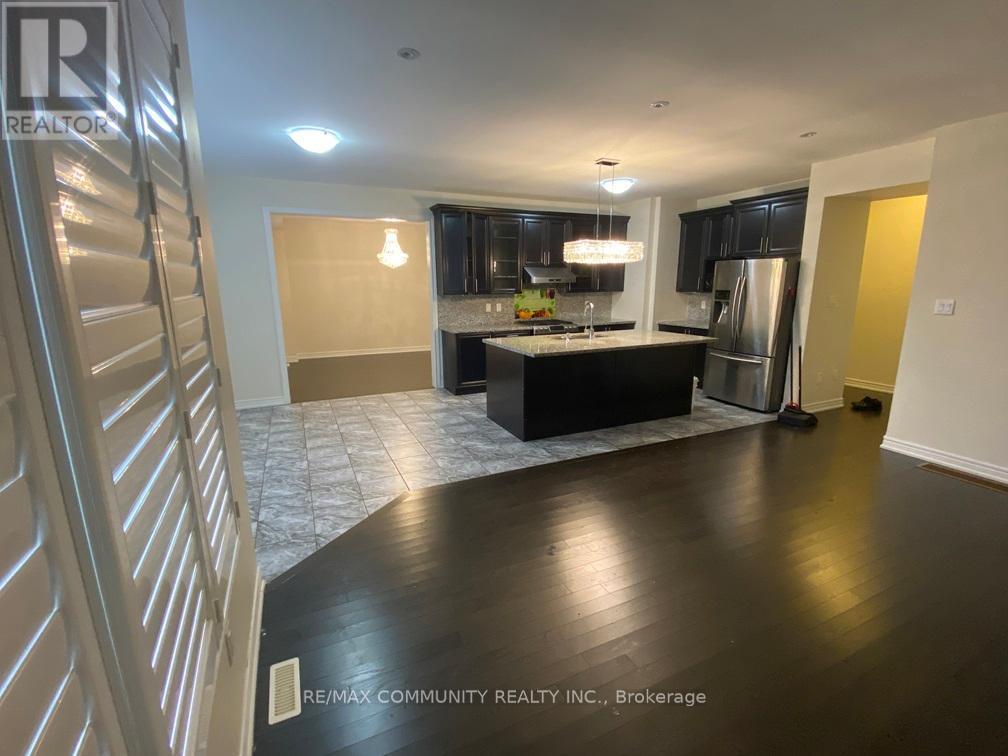 5 Terrick Road, Brampton, ON - Indoor Photo Showing Kitchen With Upgraded Kitchen