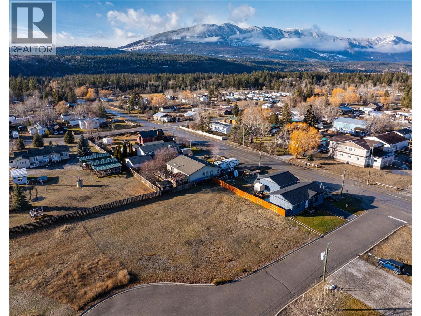 8957 Columbia View Crescent, Canal Flats, BC