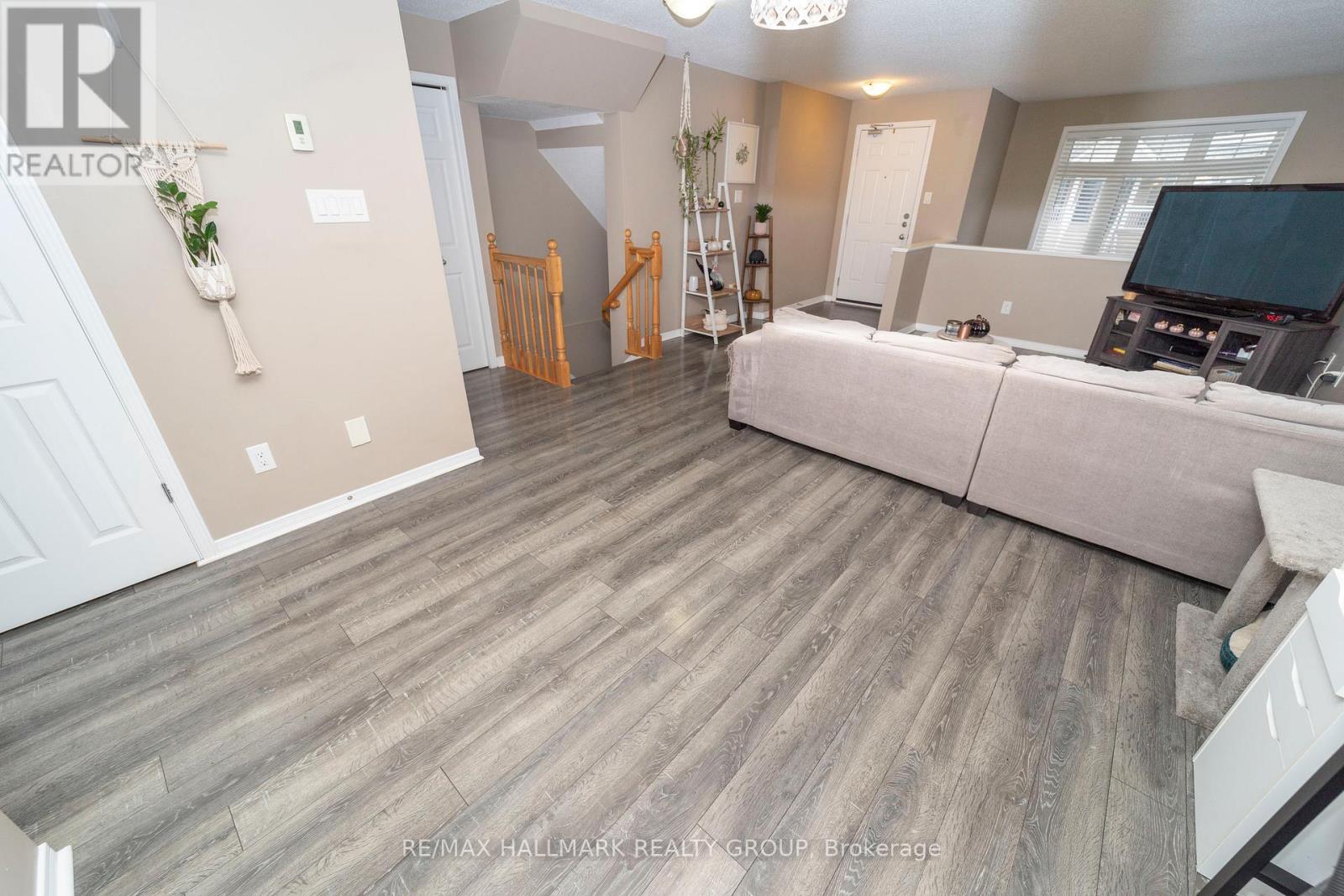 309 Galston Private, Ottawa, ON - Indoor