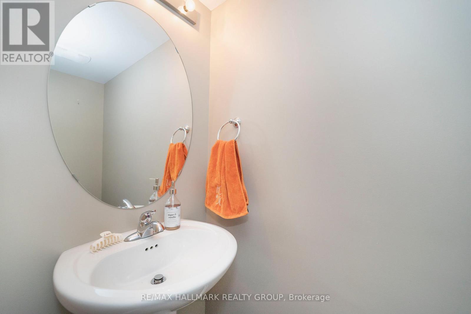 309 Galston Private, Ottawa, ON - Indoor Photo Showing Bathroom