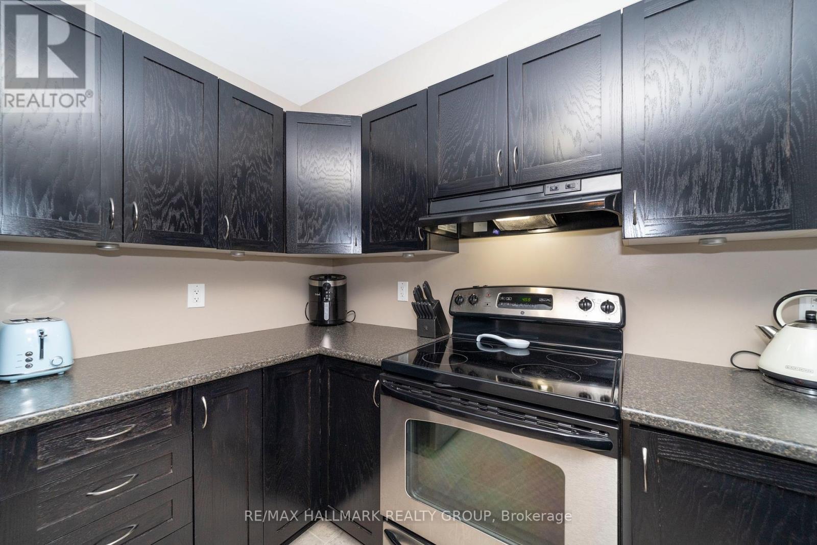 309 Galston Private, Ottawa, ON - Indoor Photo Showing Kitchen