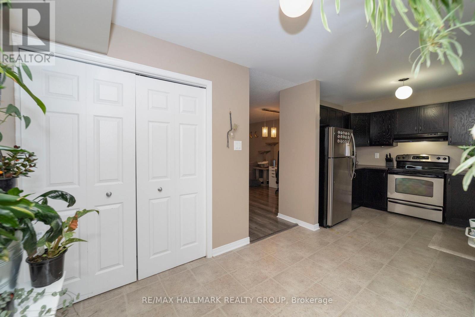 309 Galston Private, Ottawa, ON - Indoor Photo Showing Kitchen