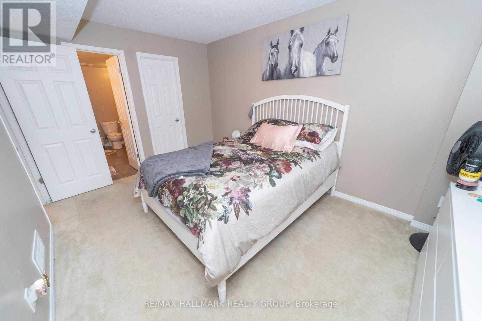 309 Galston Private, Ottawa, ON - Indoor Photo Showing Bedroom