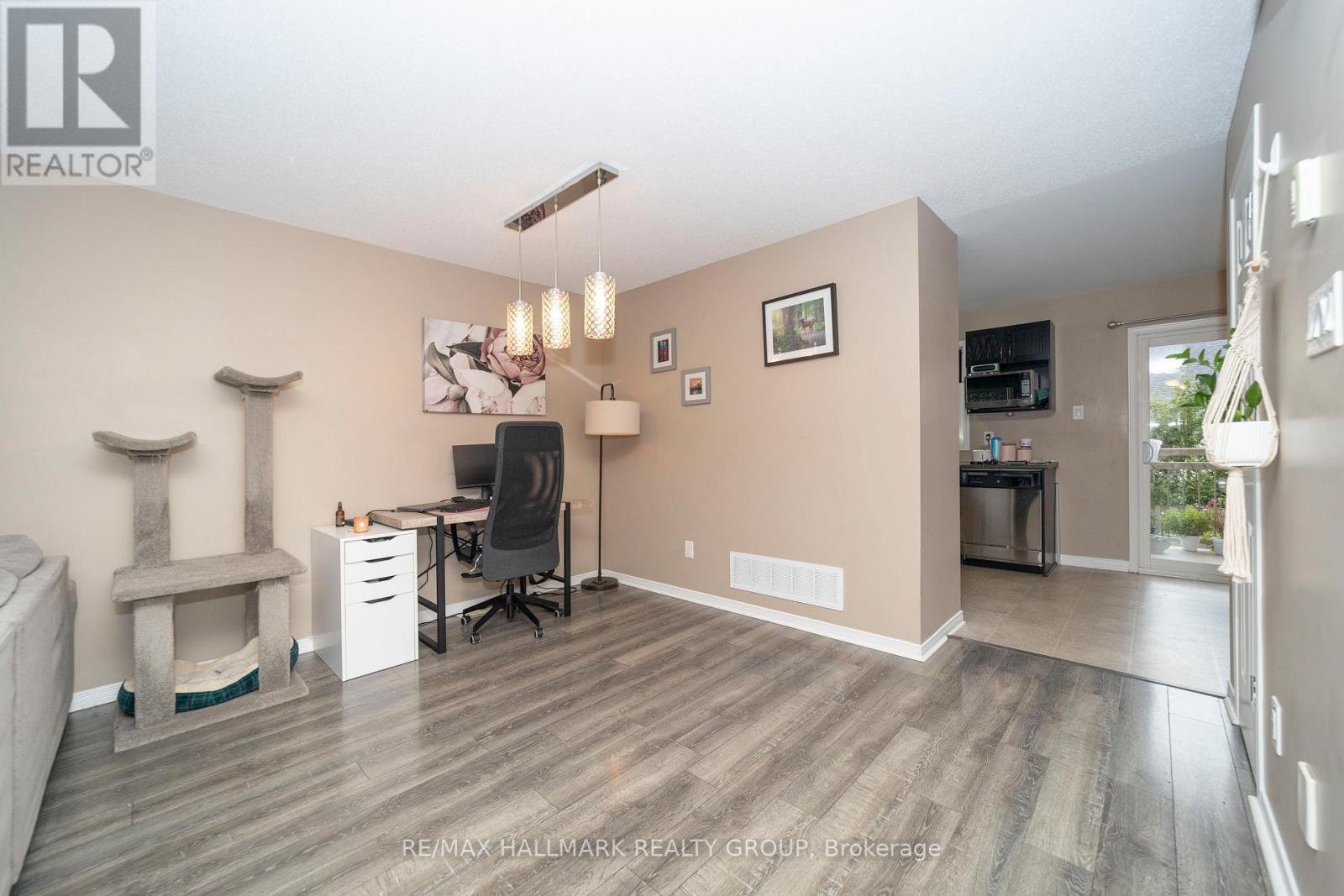 309 Galston Private, Ottawa, ON - Indoor