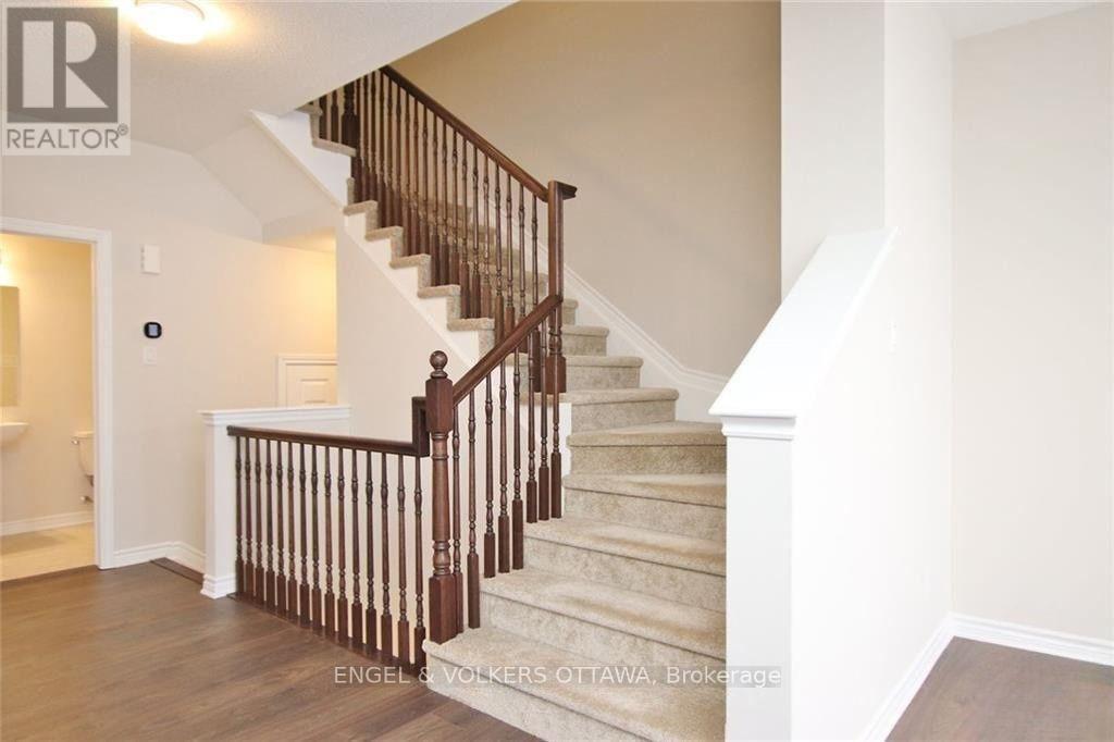 213 Hibernian Walk, Ottawa, ON - Indoor Photo Showing Other Room