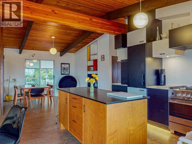 6906 Hammond Street, Powell River, BC - Indoor