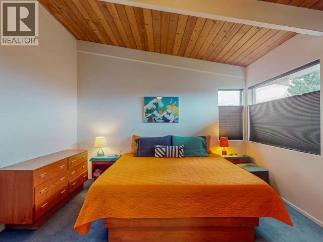 6906 Hammond Street, Powell River, BC - Indoor Photo Showing Bedroom