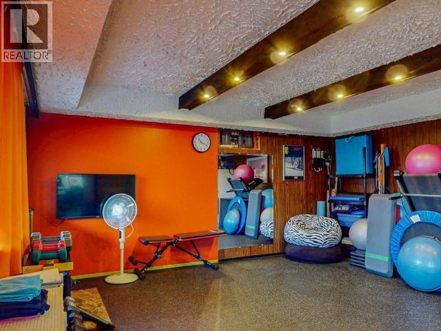 6906 Hammond Street, Powell River, BC - Indoor