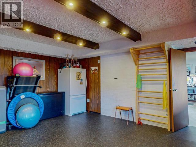 6906 Hammond Street, Powell River, BC - Indoor