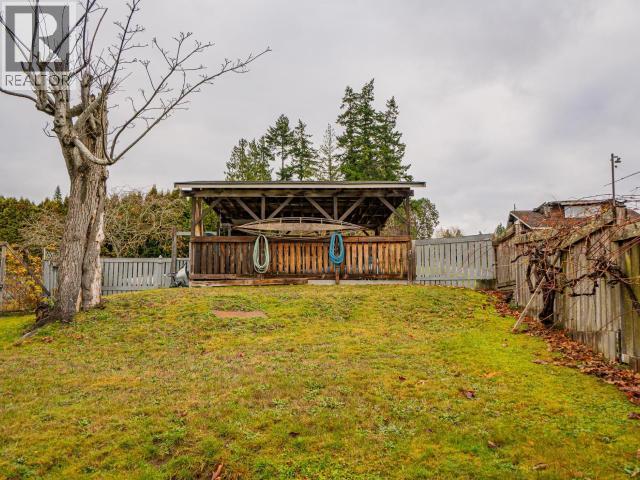 6906 Hammond Street, Powell River, BC - Outdoor