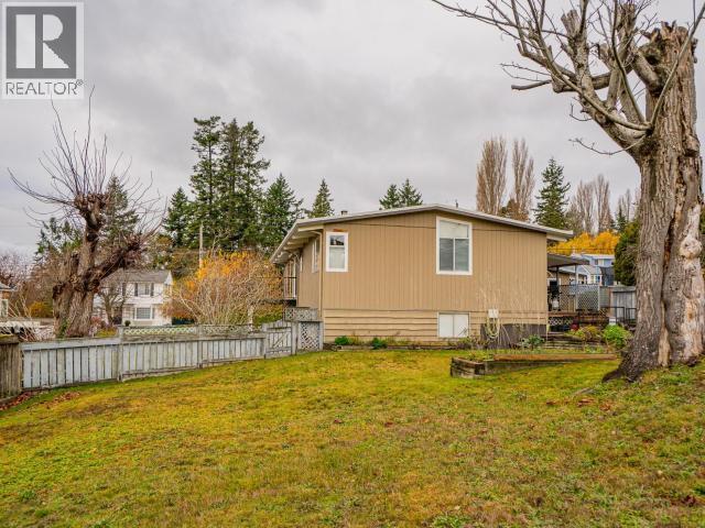 6906 Hammond Street, Powell River, BC - Outdoor