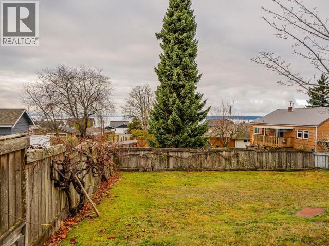 6906 Hammond Street, Powell River, BC - Outdoor