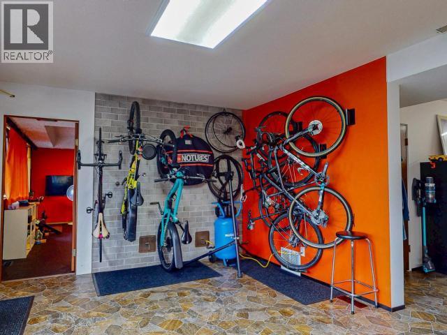 6906 Hammond Street, Powell River, BC - Indoor Photo Showing Other Room