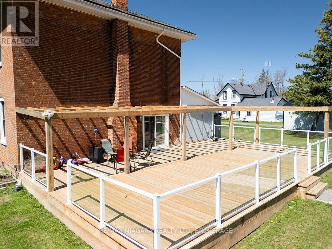 1561 North Shore Drive E, Haldimand, ON - Outdoor With Exterior